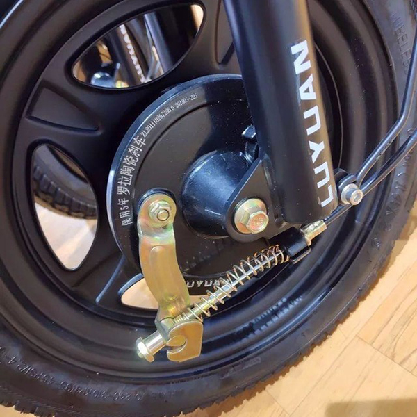 电动车刹车.jpg