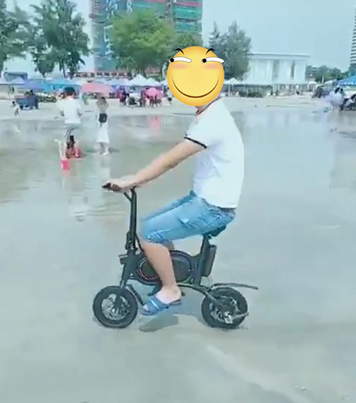电动自行车防水.jpg