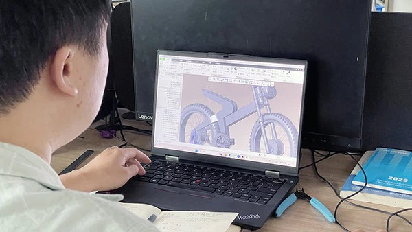 爱路卡登电动车质检.jpg
